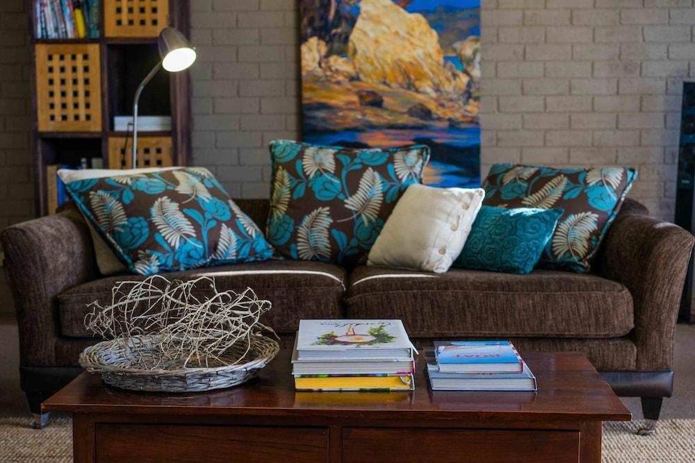 Bay Breeze Boutique Accommodation ベイトマンズ・ベイ エクステリア 写真